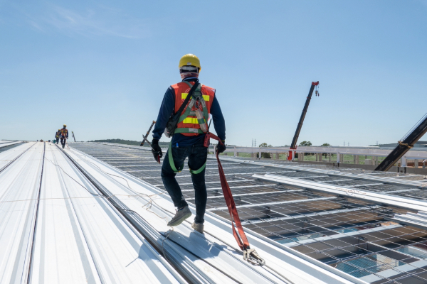 Roof Fall Prevention: 4 Tips to Prevent Falls on the Job